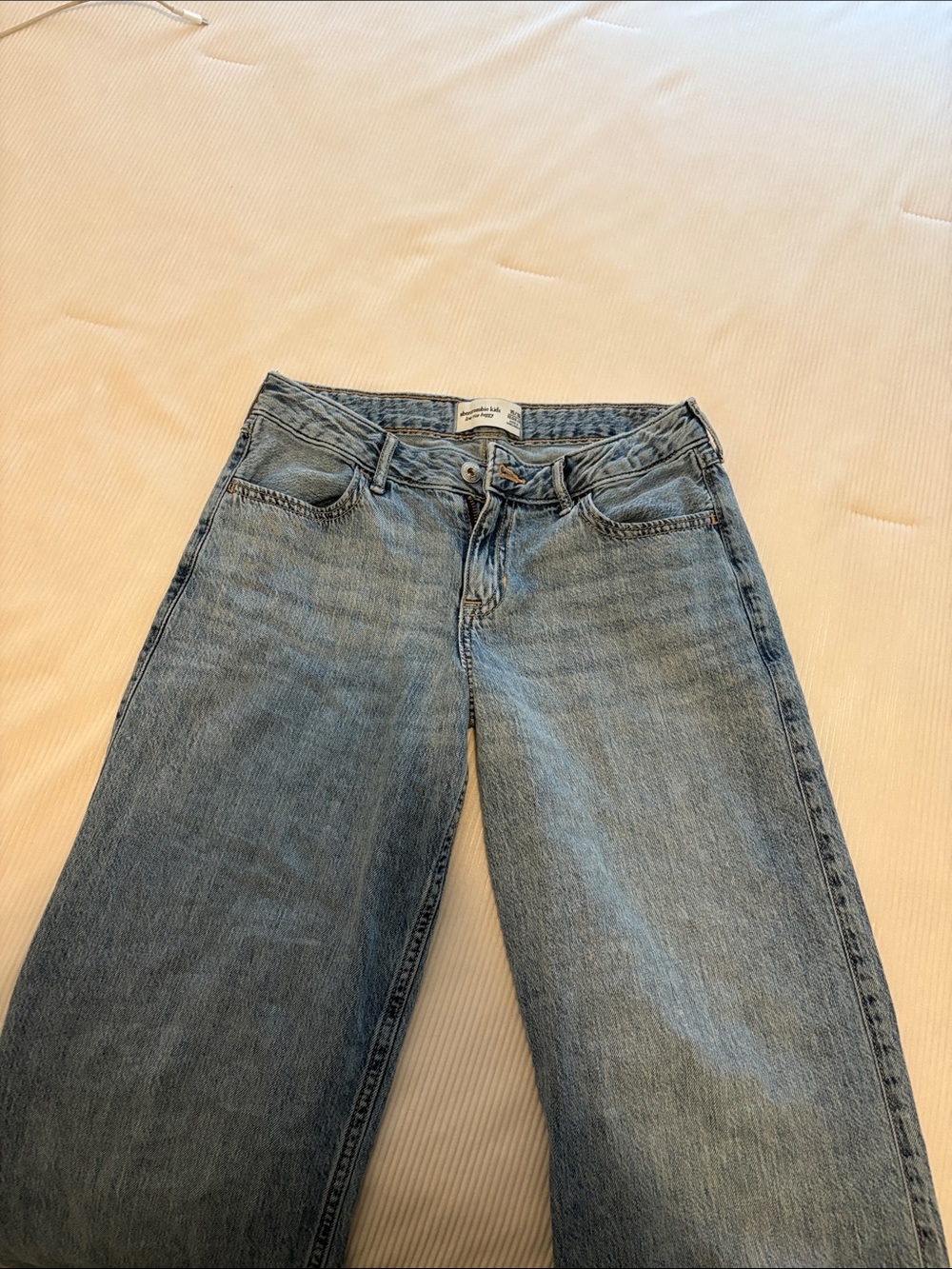 Abercrombie kids bow jeans